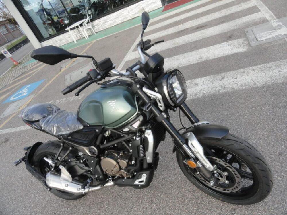 Voge Trofeo 300AC (2021 - 25) (2)