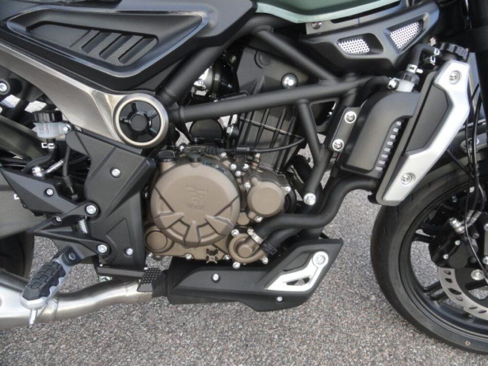 Voge Trofeo 300AC (2021 - 25) (14)