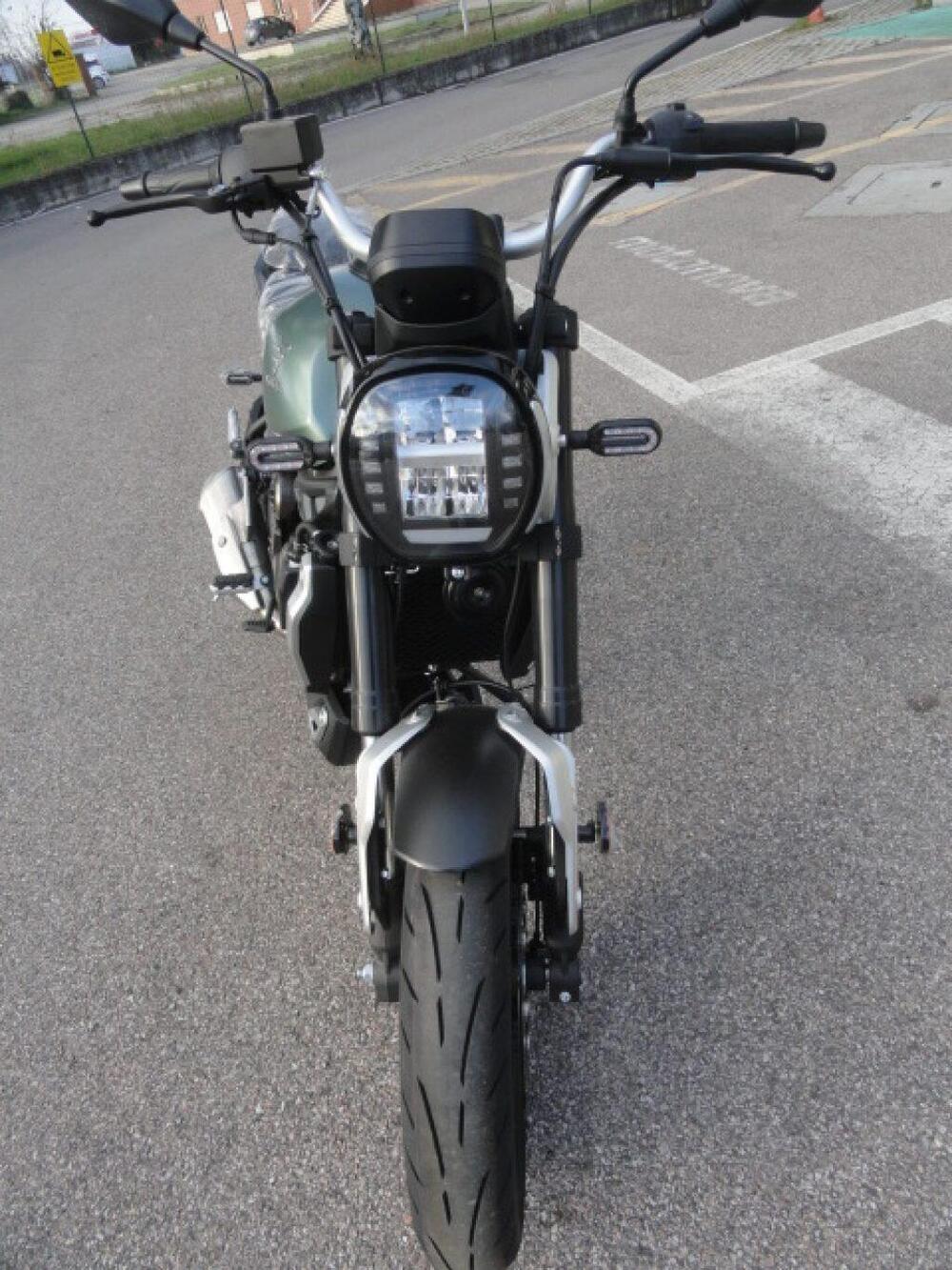 Voge Trofeo 300AC (2021 - 25) (3)