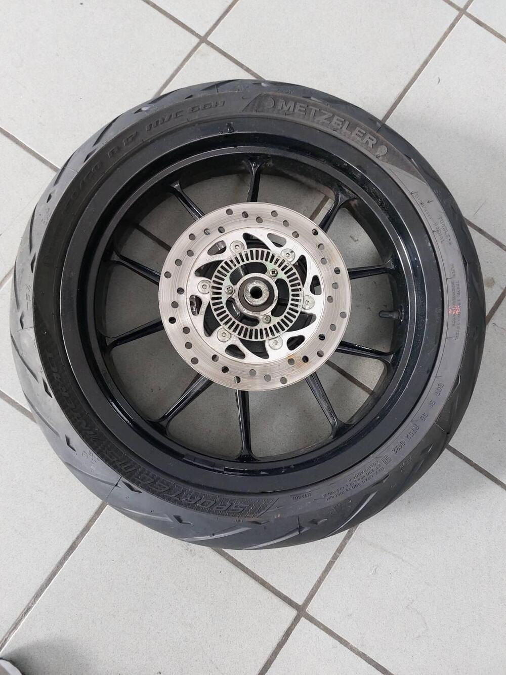 DISCHI ANTERIORI E POSTERIORI KTM DUKE 125 2015 (6)