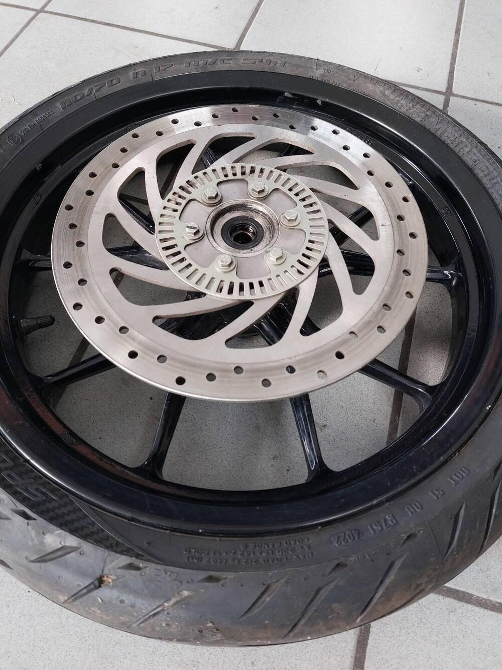 DISCHI ANTERIORI E POSTERIORI KTM DUKE 125 2015 (11)