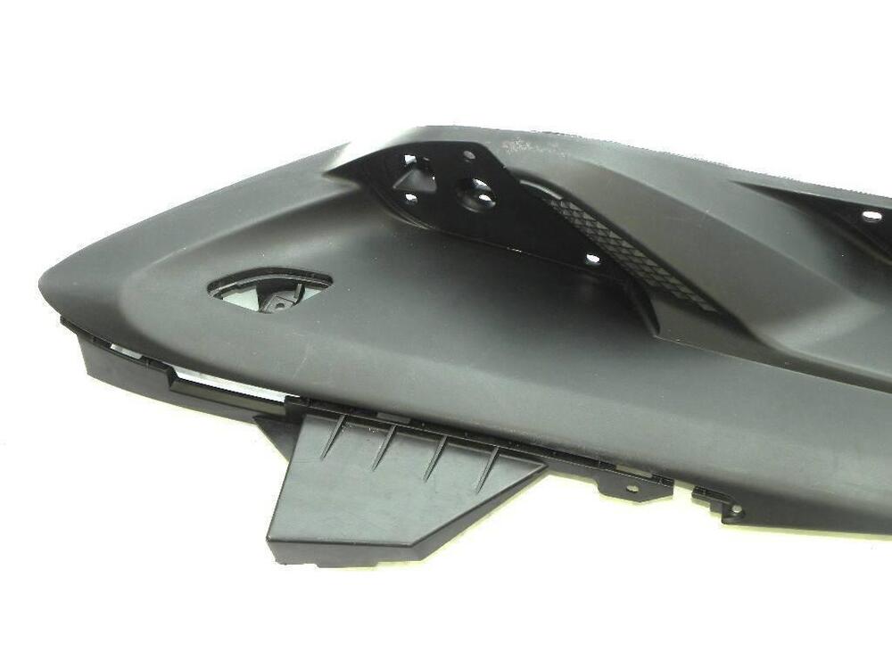 Carenatura poggiapiedi sx Yamaha Majesty 400 (4)