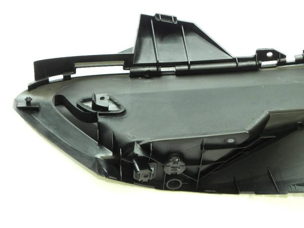 Carenatura poggiapiedi sx Yamaha Majesty 400 (7)