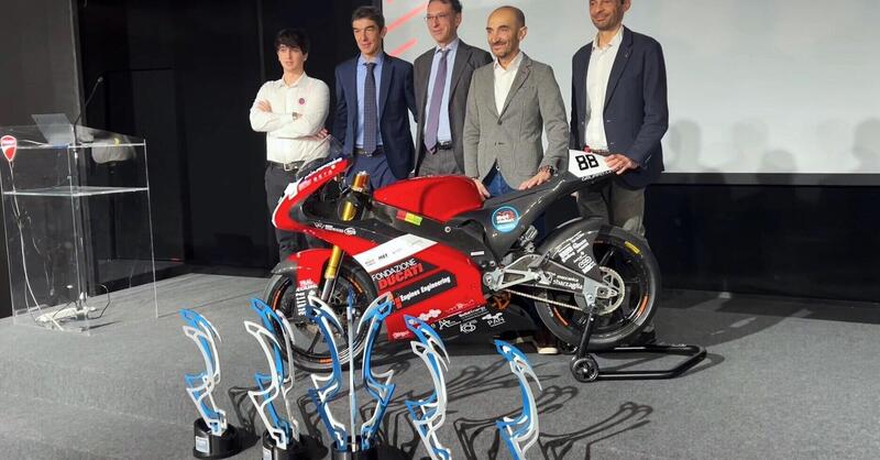 Ducati vince anche con gli studenti: la moto elettrica fatta con UniBO si aggiudica il MotoStudent 2023