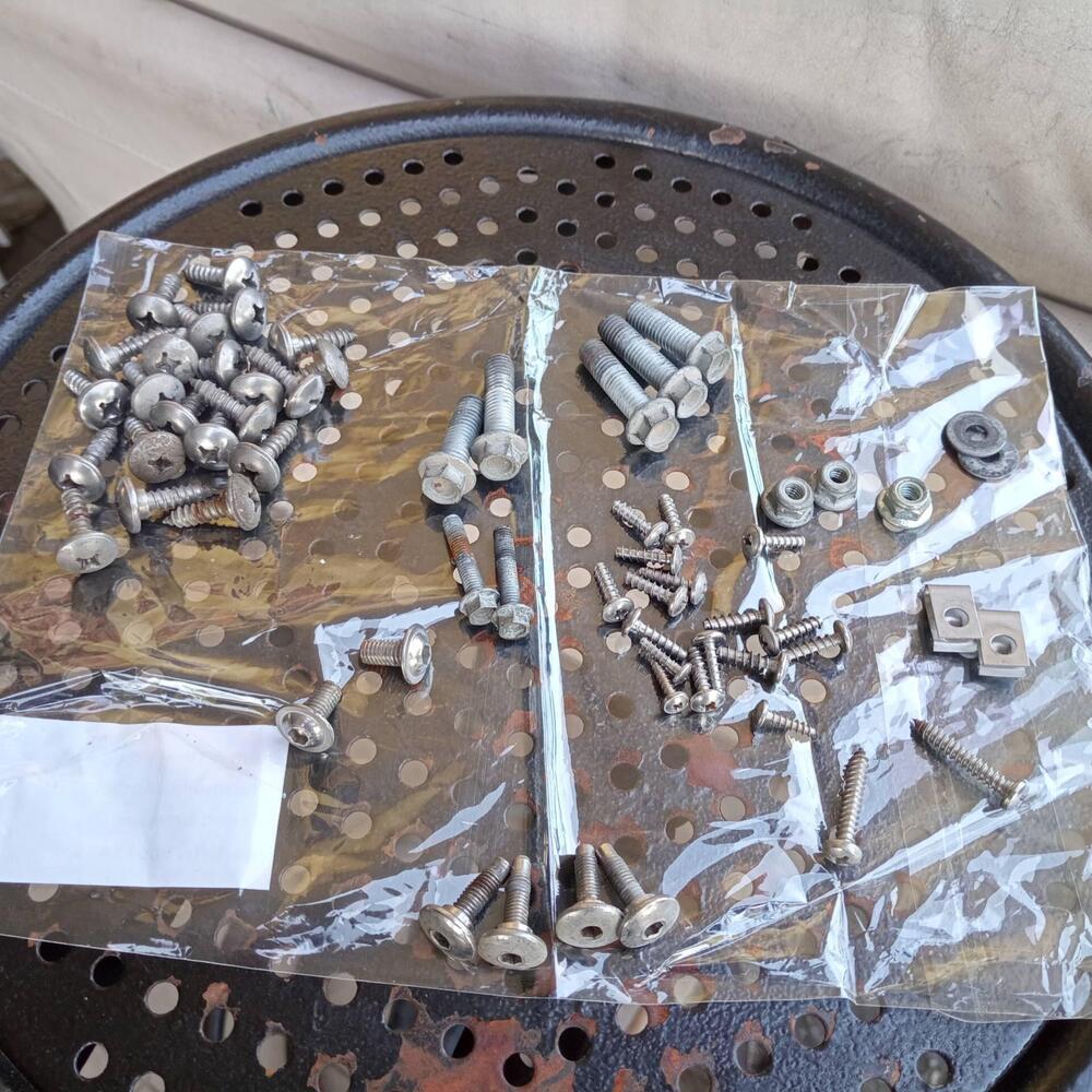 Miscellanea di viti per Aprilia Scarabeo 125/150 G (2)