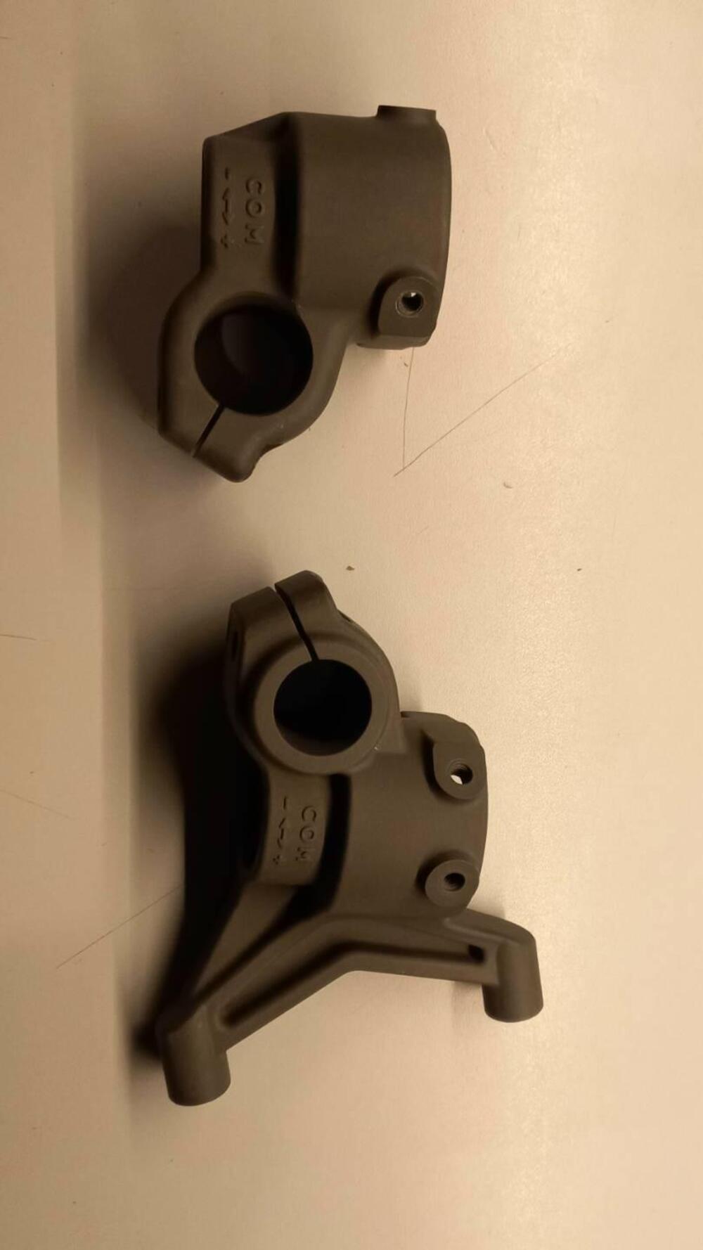 Piedini Ktm Wp 48 anodizzati attacco pinza radiale Wp Suspension (4)