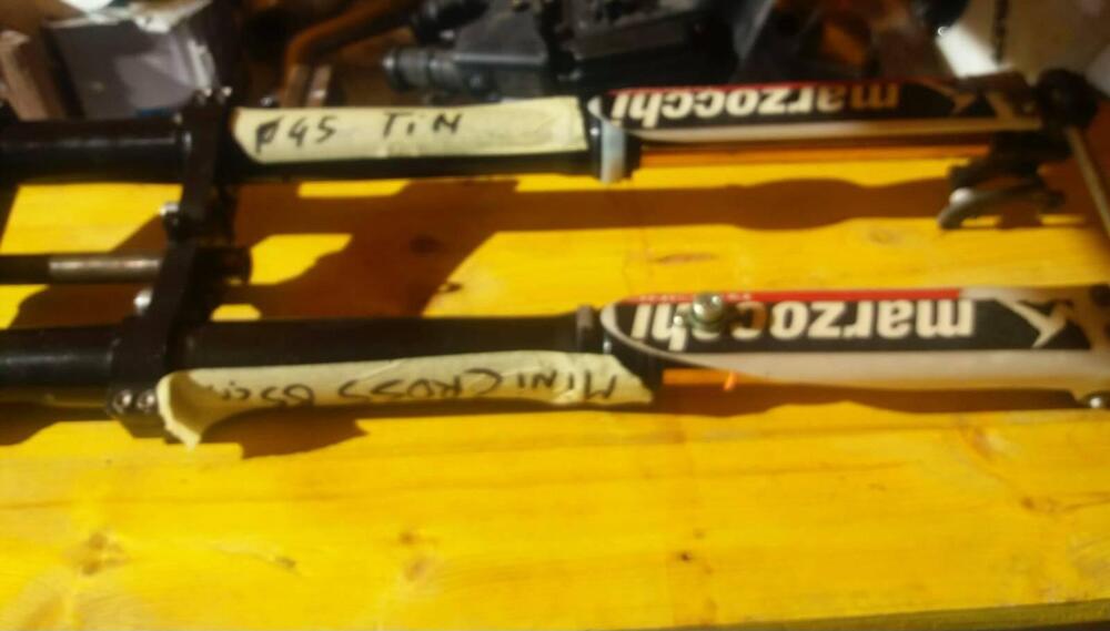 Forcella Marzocchi completa di piastre steli oro t