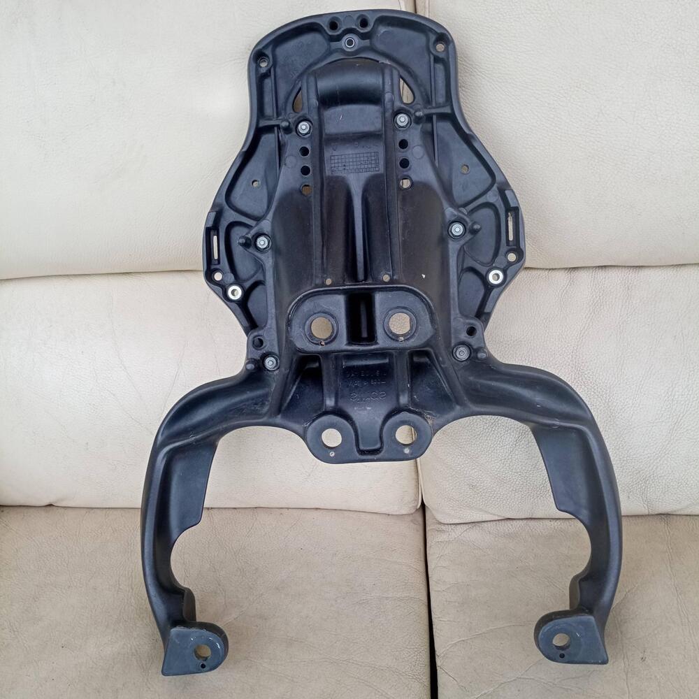 Portapacchi per Aprilia Scarabeo 125/150GT (2)