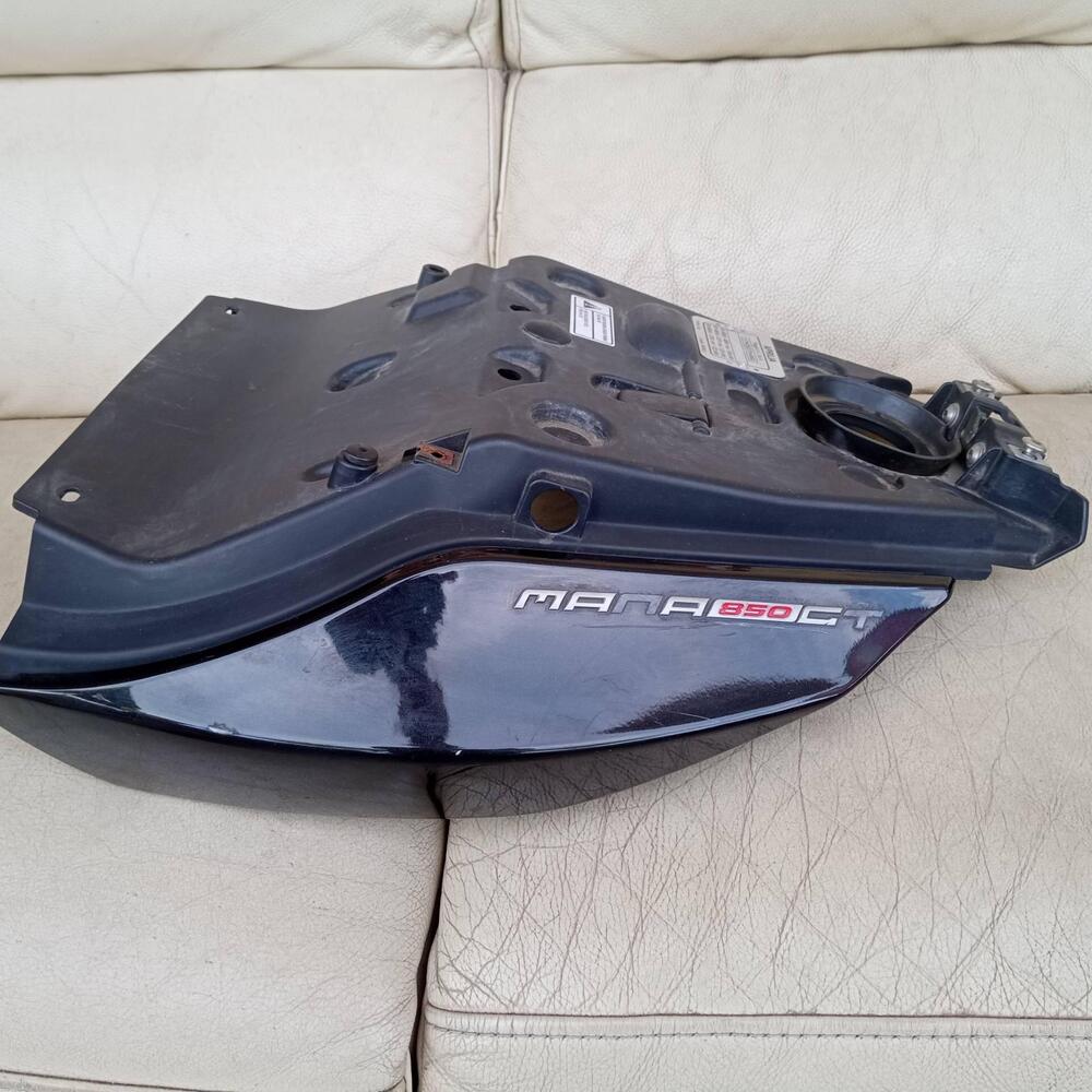 Cover carena serbatoio benzina Aprilia Mana 850 (2)
