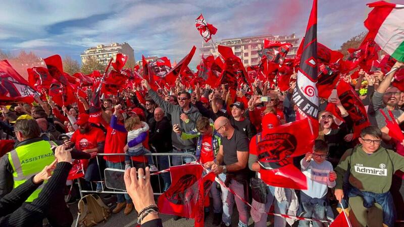 MotoGP 2023, GP di Valencia. In piazza per Pecco: ecco dove sono i maxischermi per seguire l&#039;ultima gara del Motomondiale