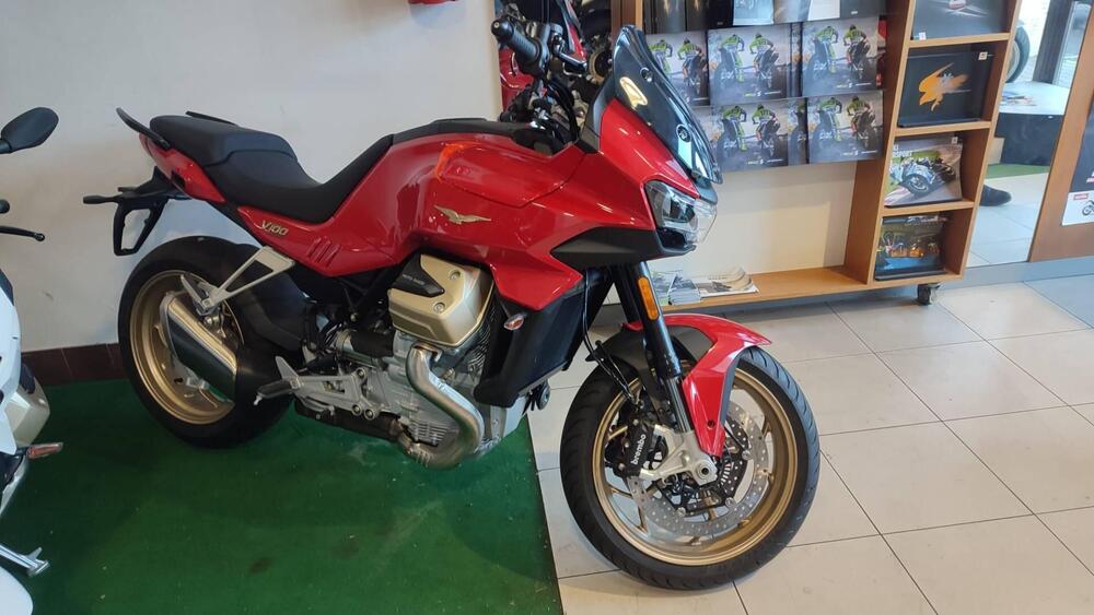 Moto Guzzi V100 Mandello (2022 - 24)