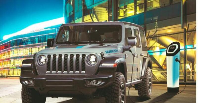 Jeep Wrangler 4xe: richiamo per 32.000 esemplari per rischio incendio, non ricaricare