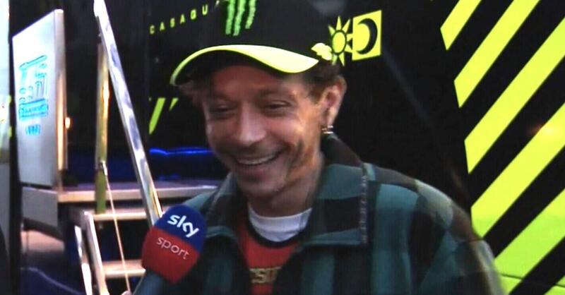 MotoGP 2023. GP di Valencia. Valentino Rossi: &quot;Chi con Marco Bezzecchi nel 2024? Due italiani in ballo: Fabio Di Giannantonio e... io!&quot;. Poi parla di Marc Marquez