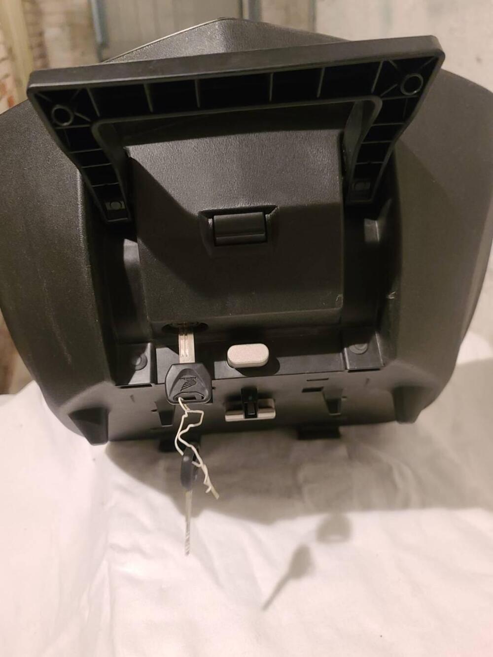 Ricambi scooter HONDA SH 350 (3)