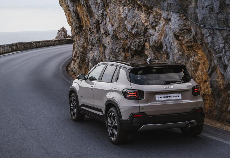 Posteriore Jeep Avenger e-Hybrid