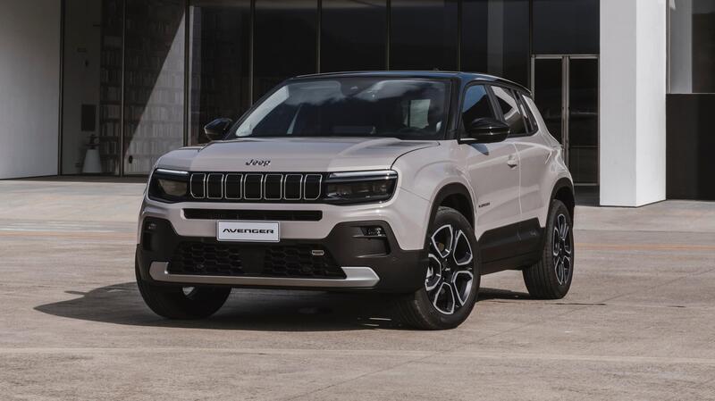 Jeep Avenger ibrida, aprono gli ordini: si parte da 25.600 euro