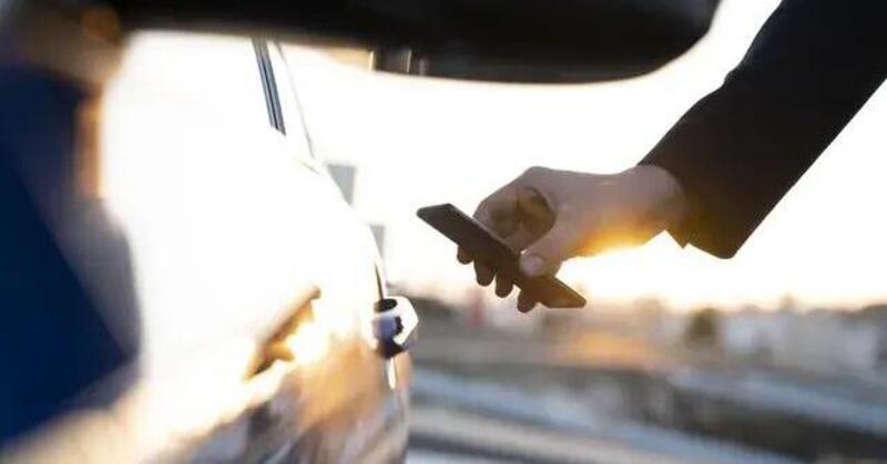Lo smartphone al posto delle chiavi dell&#039;auto, e se finisco la batteria?