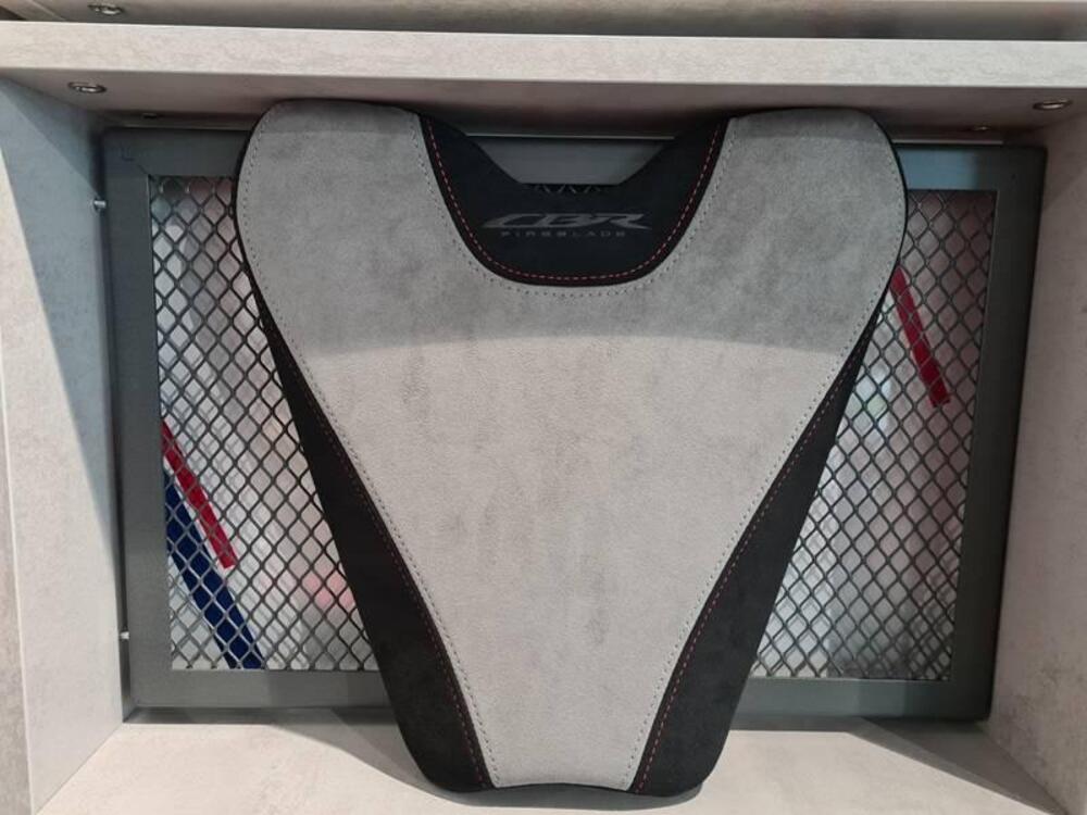 SELLA SPECIALE IN ALCANTARA Honda