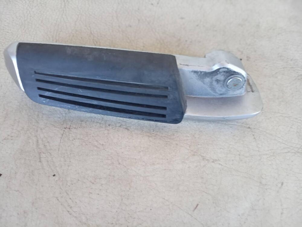 Pedana passeggero Kymco Downtown 125