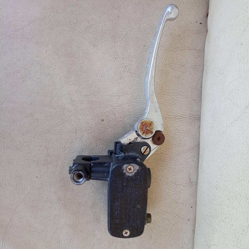 Pompa freno anteriore destra Kymco Downtown 125 (3)