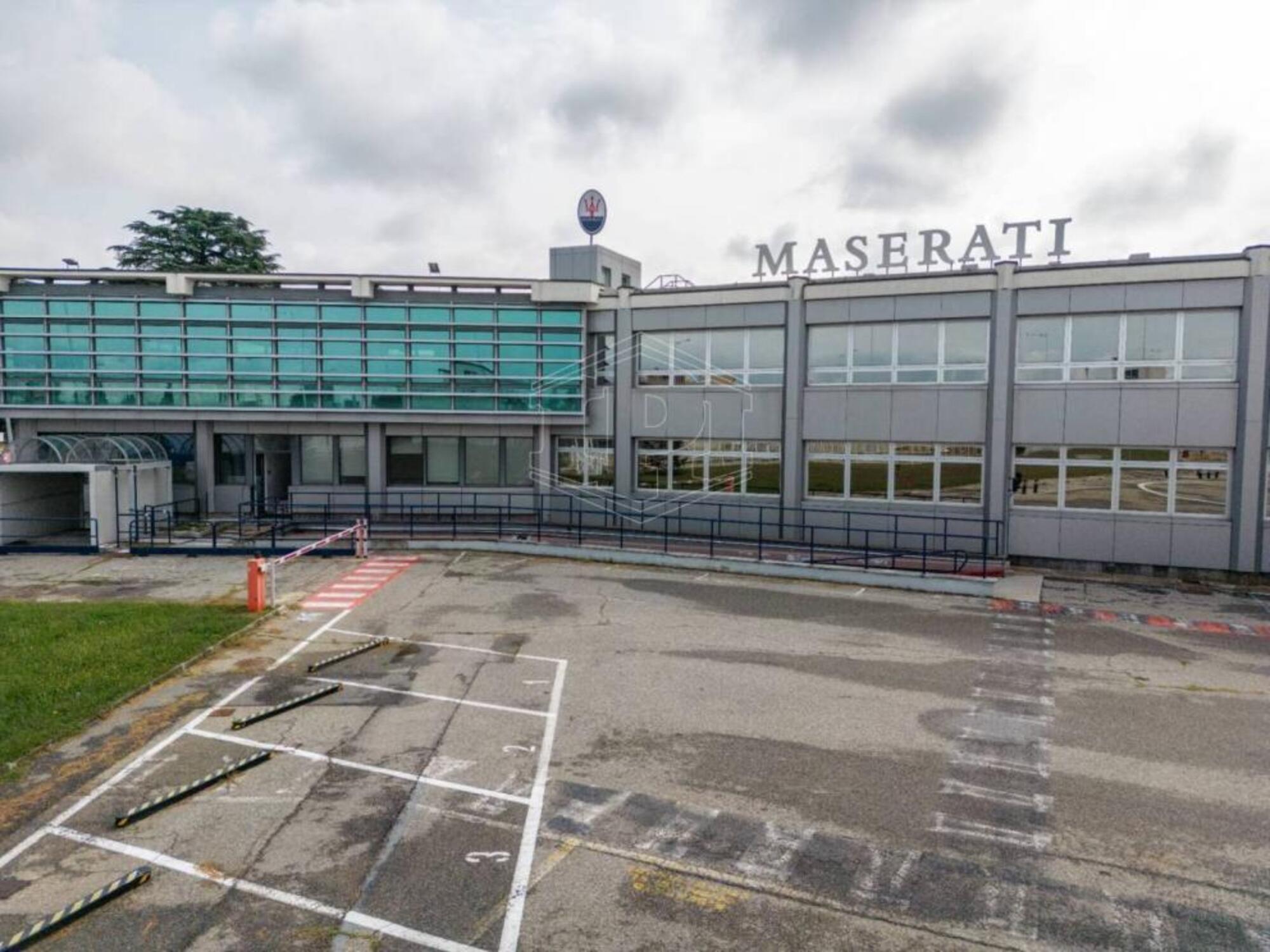Lo stabilimento ex Maserati in vendita su Immobiliare, grande 115 metri quadrati