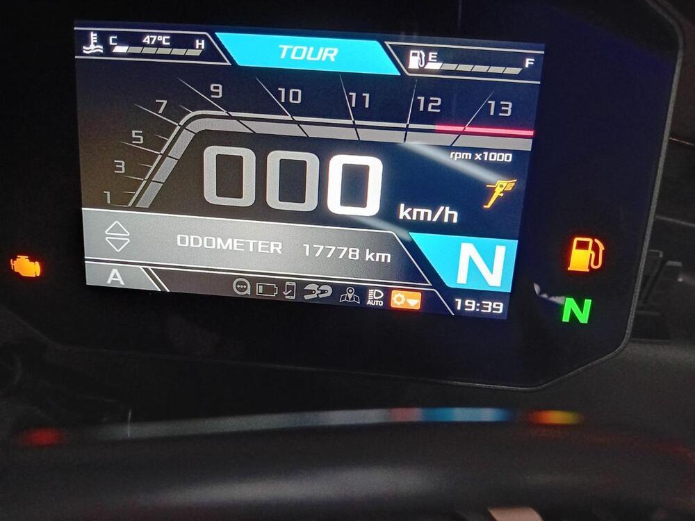 Aprilia Tuono V4 Factory (2021 - 24) (3)