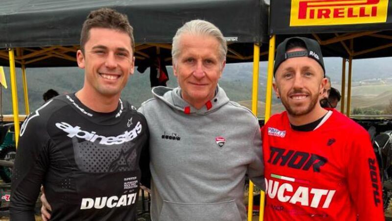 Tutti pazzi sui social per Cairoli, Lupino e la Ducati da motocross