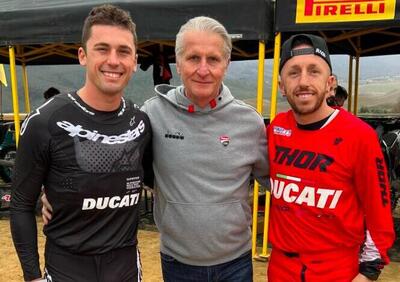 Tutti pazzi sui social per Cairoli, Lupino e la Ducati da motocross