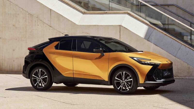 Scende in campo e le ha tutte contro: nuova Toyota C-HR 2024 Top e Flop