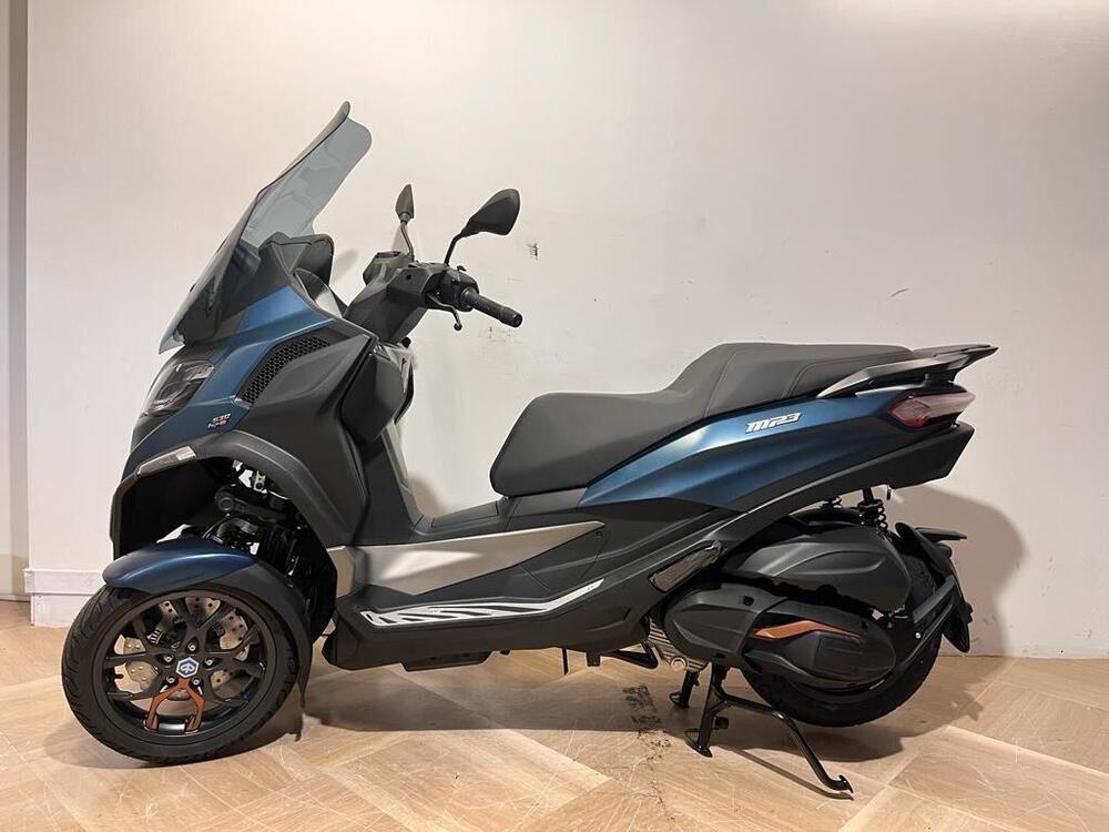 Piaggio MP3 530 Hpe Exclusive (2025) (2)