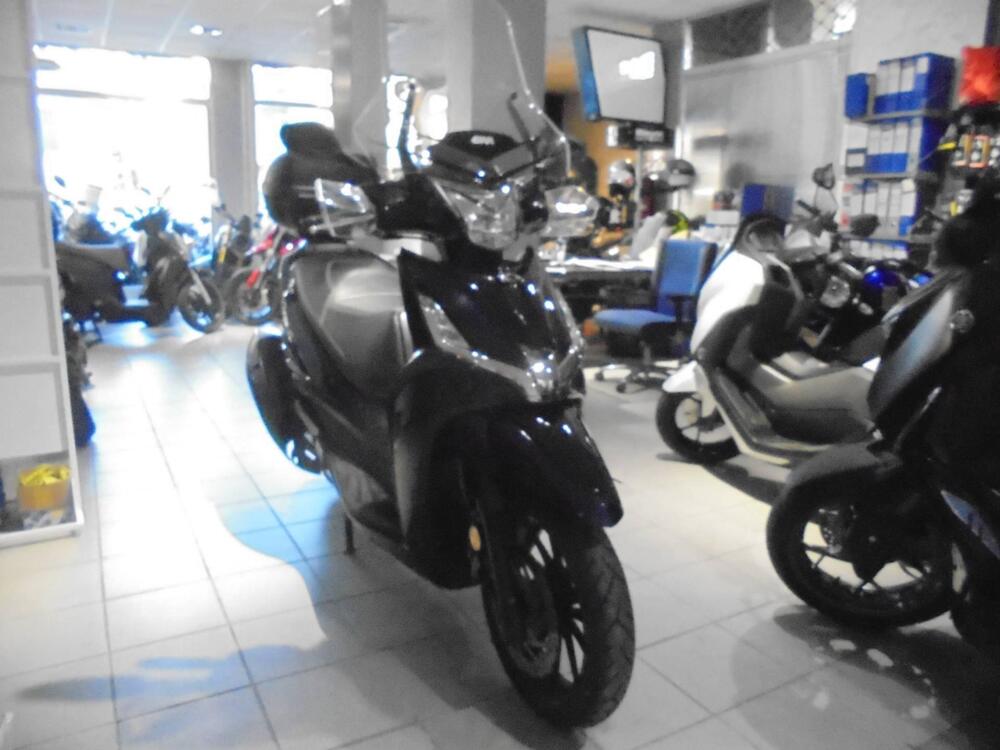 Kymco Agility 300i (2021 - 25) (2)
