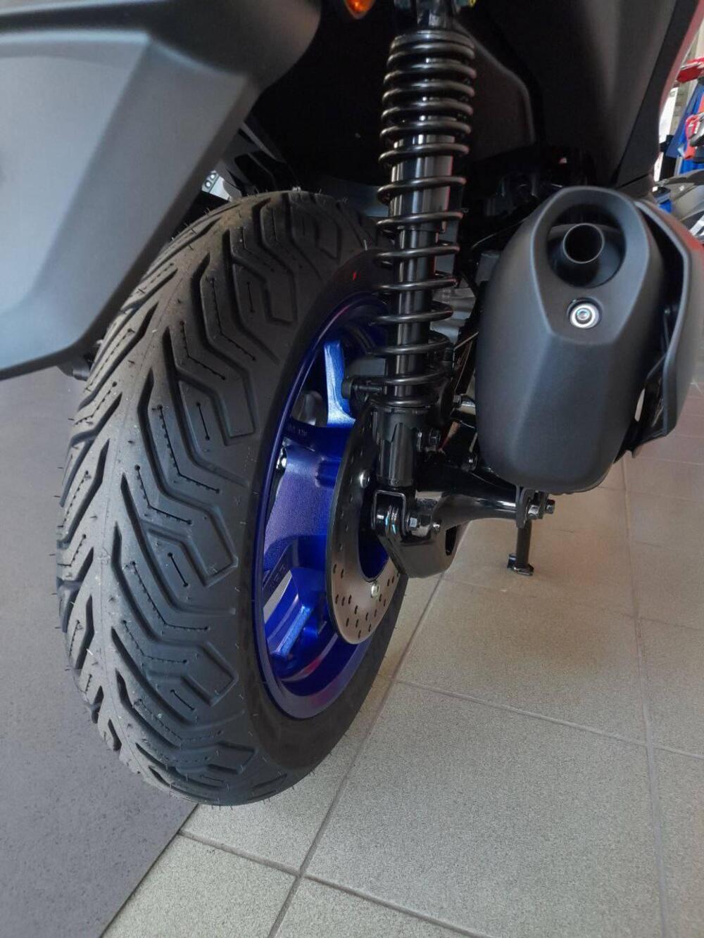 Yamaha X-Max 300 (2021 - 24) (3)