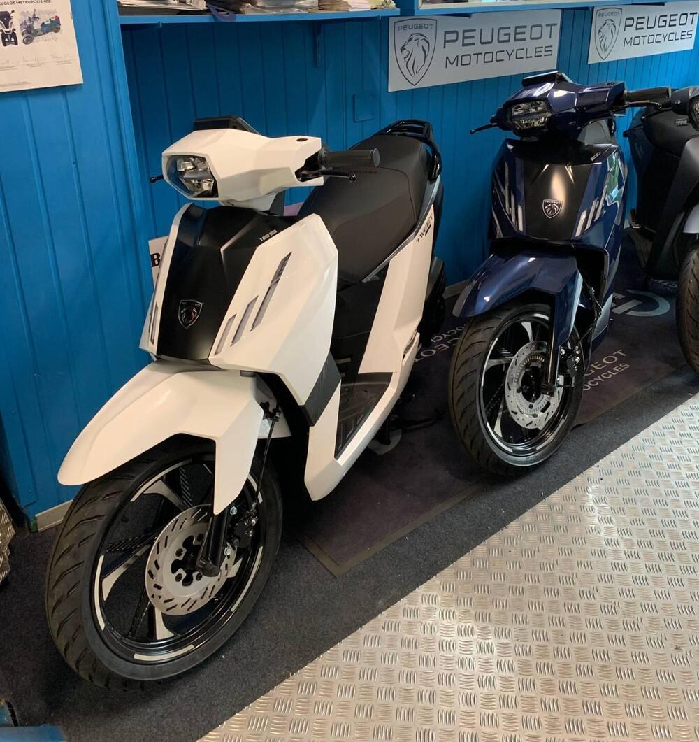 Peugeot Tweet 125i Active (2021 - 25) (2)