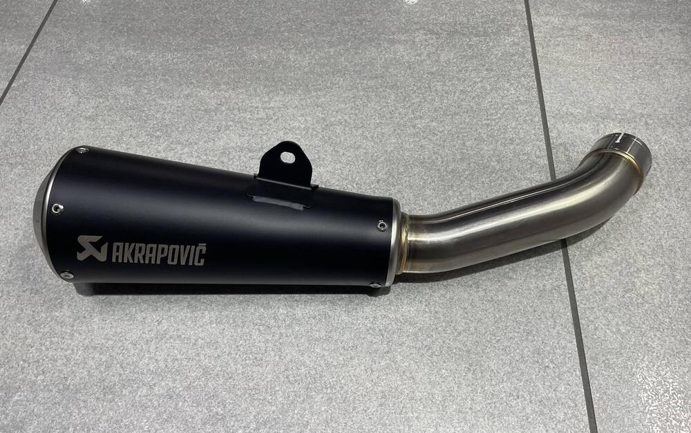 AKRAPOVIC 550 “Slip-on line”