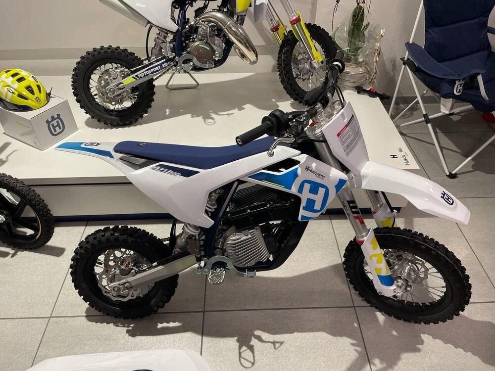 Husqvarna EE 5 (2023 - 24)