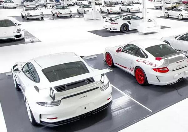 Ve la ricordate l&#039;incredibile collezione di Porsche bianche? Ecco a quanto &egrave; stata venduta