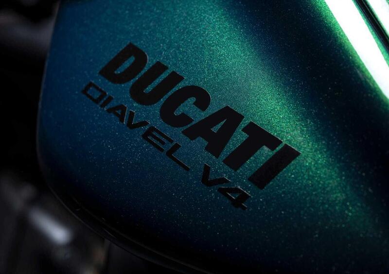 Ducati Diavel V4 Diavel for Bentley (2024) (7)