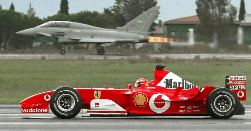 Quella volta in cui Schumacher sfid&ograve; in Ferrari un Eurofighter: &ldquo;Michael era meno freddo di come sembrava, meno tedesco&rdquo;. Dopo vent&rsquo;anni il ricordo &egrave; ancora vivo: ora tocca a Leclerc?