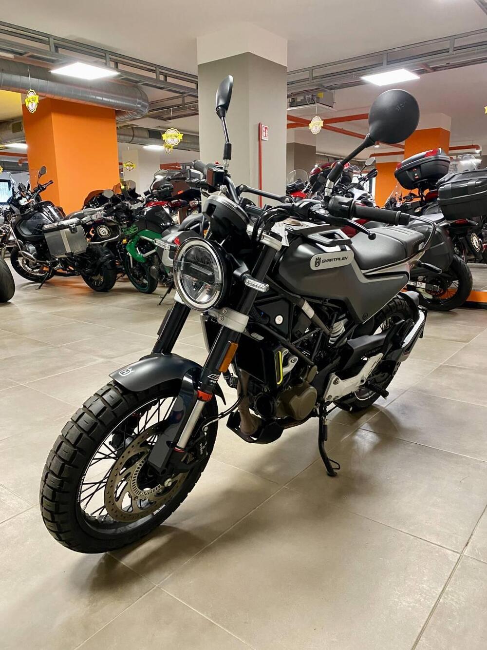 Husqvarna Svartpilen 125 (2021 - 23) (3)