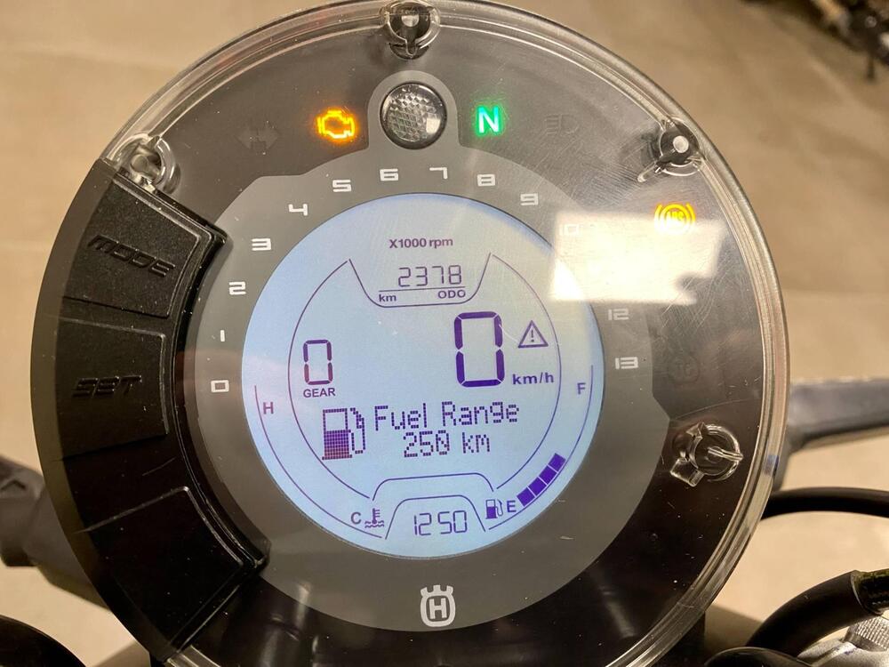Husqvarna Svartpilen 125 (2021 - 23) (5)