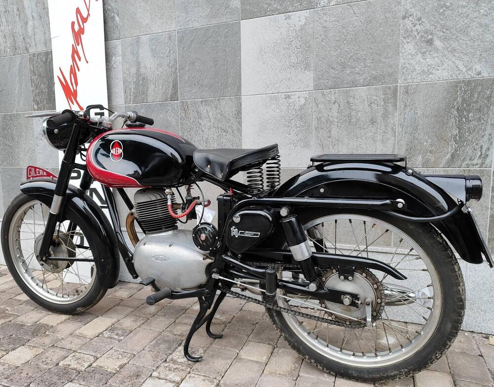 Gilera 150 sport (3)