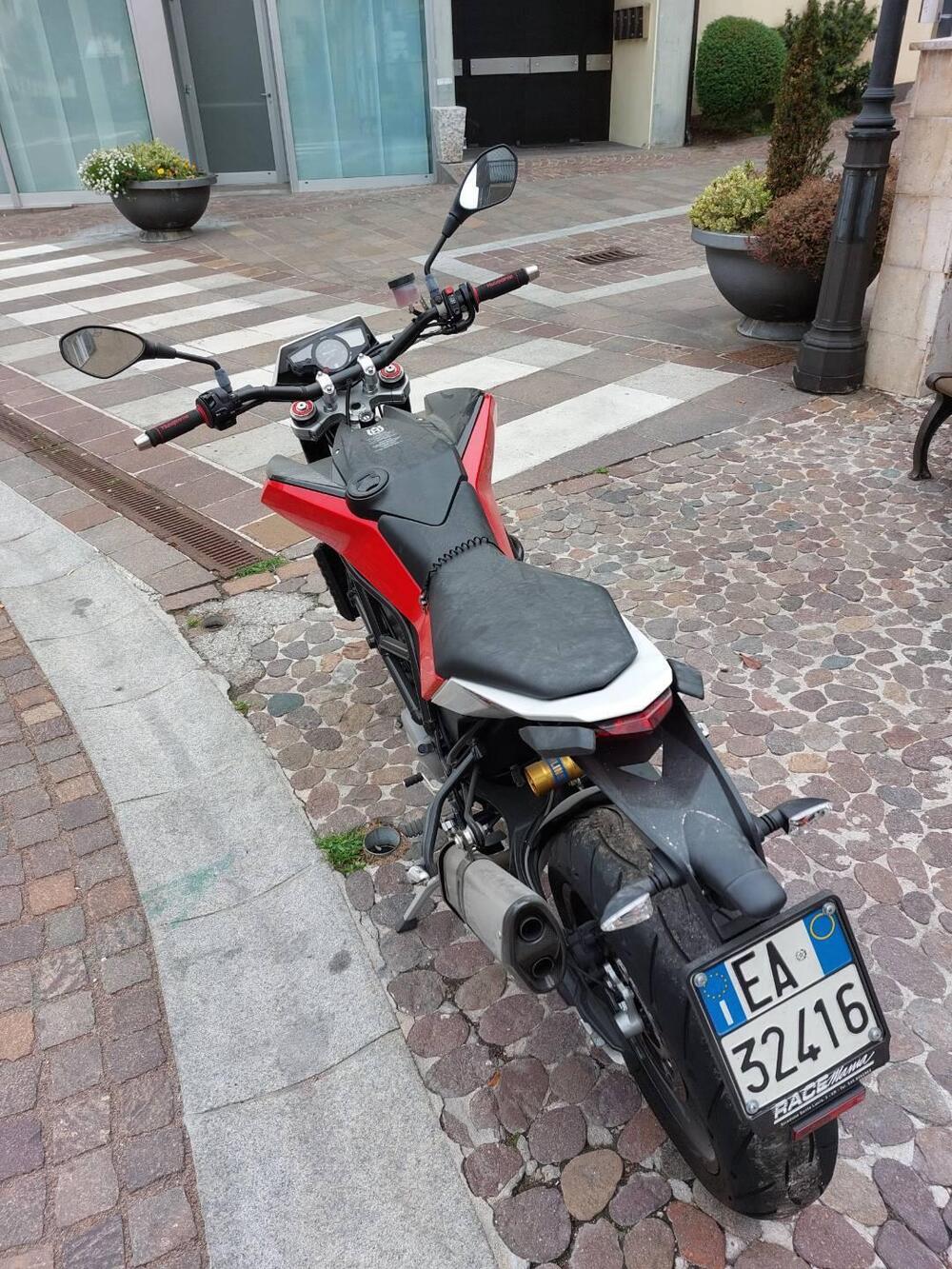 Husqvarna Nuda 900 R (2011 - 13) (4)