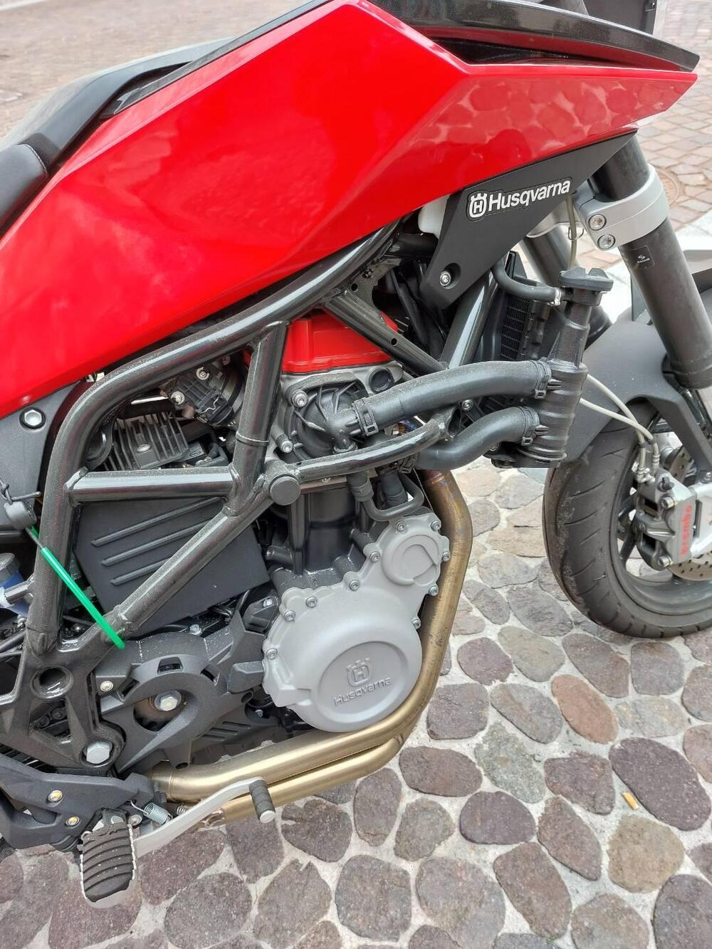 Husqvarna Nuda 900 R (2011 - 13) (7)