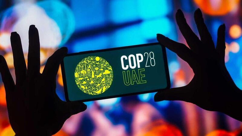 COP28, le decisioni finali, il petrolio verr&agrave; ridotto ma non cancellato