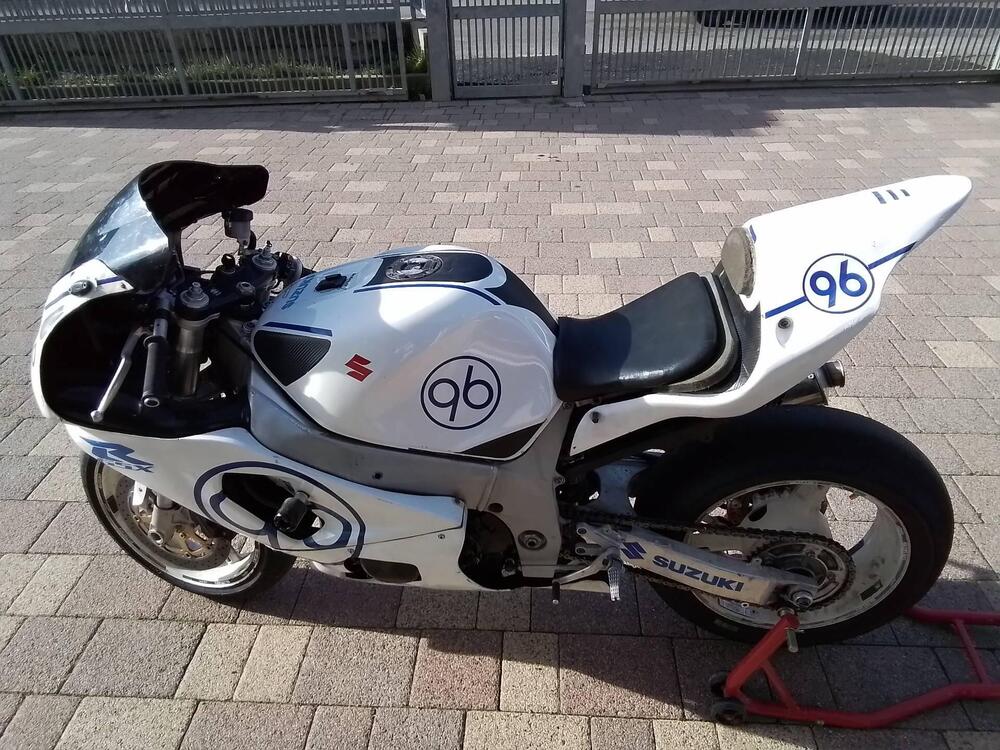 Suzuki GSX R 750 (1999 - 03) (10)