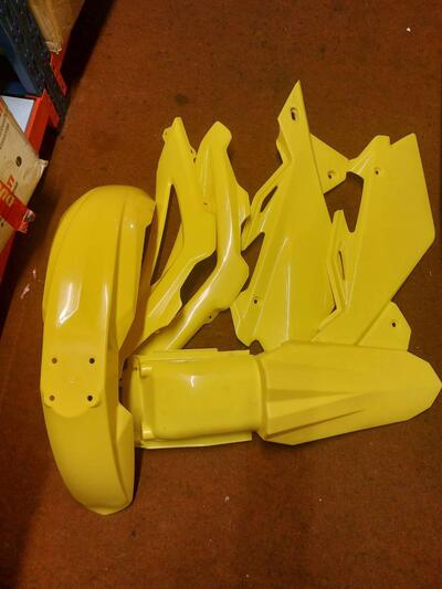 KIT PLASTICHE HUSQVARNA