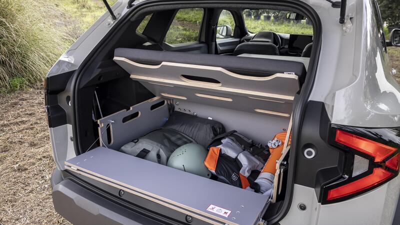 Dacia Duster: il pack sleep che la trasforma in un camper &egrave; in arrivo, l&#039;accessorio del momento