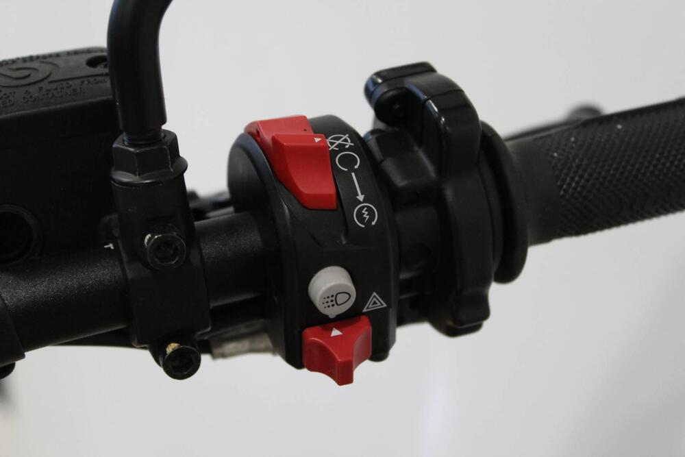 Ducati Scrambler 800 Urban Motard (2022) (9)