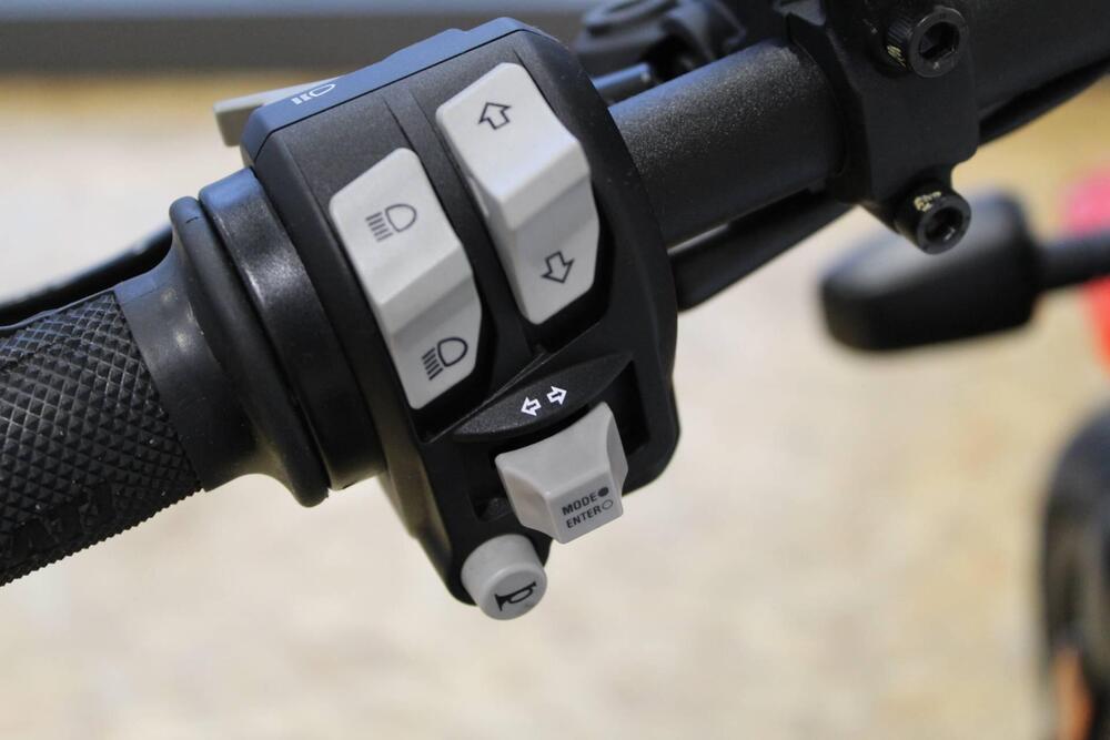 Ducati Scrambler 800 Urban Motard (2022) (10)