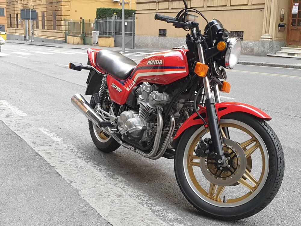 Honda cb750f (3)